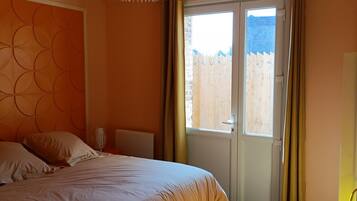 3 chambres, fer et planche Ă repasser, Wi-Fi, draps fournis