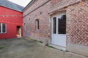 Exterior detail - Holiday Home 'La Pause Picarde - Baie De Somme' with Private Terrace, Shared Garden and Wi-Fi (Franleu)