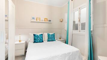 3 slaapkamers, een strijkplank/strijkijzer, wifi, beddengoed