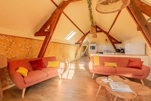 Holiday Home 'La Pause Picarde - Baie De' with Private Terrace, Shared Garden and Wi-Fi