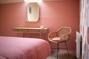 2 bedrooms, iron/ironing board, WiFi, bed sheets - Holiday Home 'La Pause Picarde - Baie De' with Private Terrace, Shared Garden and Wi-Fi (Franleu)