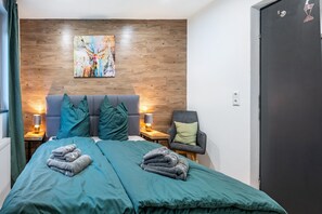 1 bedroom, WiFi, bed sheets