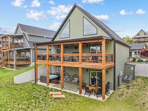 Exterior - Green Wood Getaway for 18 (Hollister)