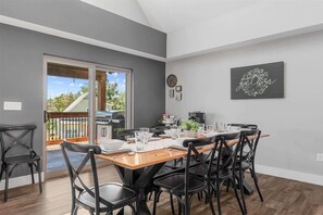 House, Multiple Beds, Hot Tub, Mountain View (Green Wood Getaway) | Dining - Green Wood Getaway for 18 (Hollister)