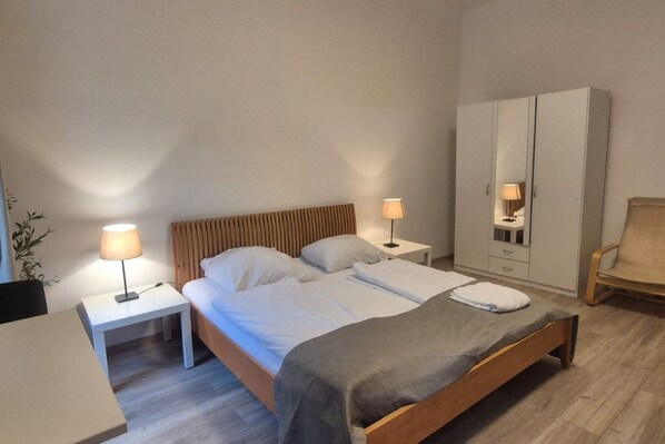 1 bedroom, WiFi, bed sheets