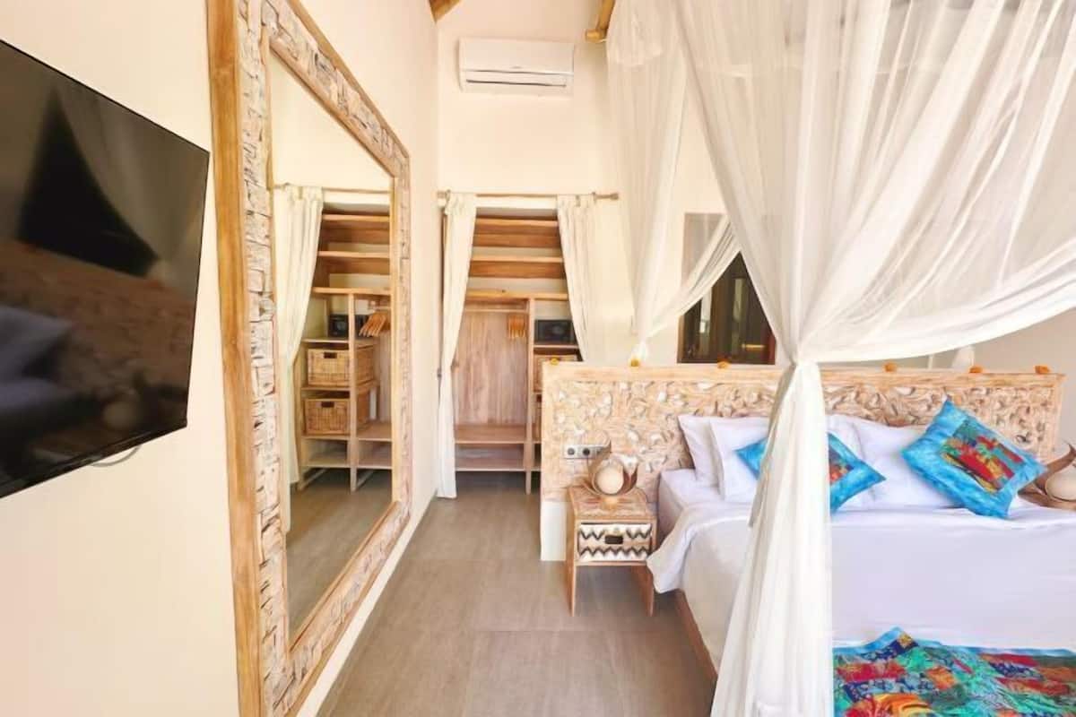 Cribs/infant beds