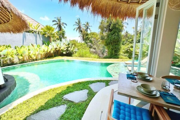 Outdoor pool - Kizmet Fit - 2Bed Luxury Private Villa - Yoga Shala, CrossFit-Style Gym, 3Km to Central Ubud (Bali)