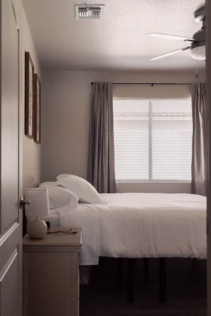 3 Schlafzimmer, Schreibtisch, Reisekinderbett, kostenloses WLAN