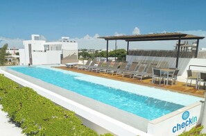 2 bedrooms, Internet - Penthouse w Private Jacuzzi Steps to 5thav Beach (Playa del Carmen)
