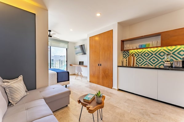House, Accessible - Chic new Studio w Pool Steps to Beach 5th (Playa del Carmen)