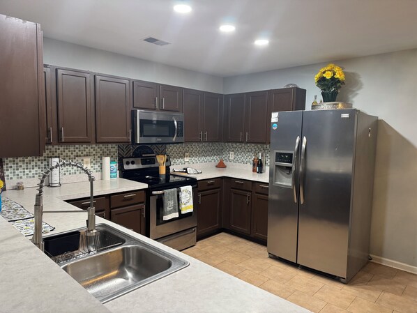 Microwave, oven, stovetop, dishwasher
