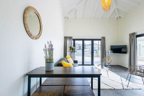 TV - Casa Monrel, Mambo Beach (Willemstad)