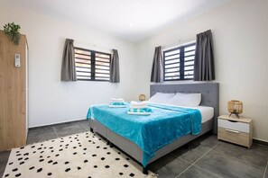 3 bedrooms, iron/ironing board, WiFi, bed sheets