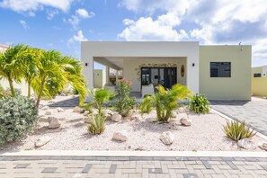 Exterior - Villa Bon Bida, Mambo Beach (Willemstad)