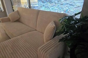 Room - Warm Private JACUZZI Apartment - TBILISI by N A T Suite (Tbilisi)