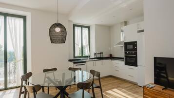 Køleskab, mikrobølgeovn, ovn, opvaskemaskine