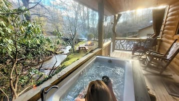 Bain à remous extérieur