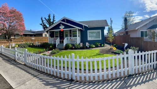 Downtown Charming 2-bedroom Bungalow in Carter Park, Vancouver Wa