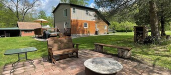 Spacious Cabin Retreat - EZ Boat Parking & Dog Friendly !
