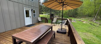 Spacious Cabin Retreat - EZ Boat Parking & Dog Friendly !