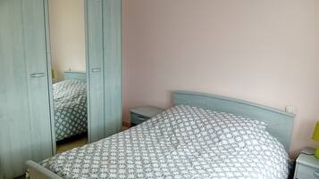 2 chambres, fer et planche Ă repasser, Wi-Fi, draps fournis