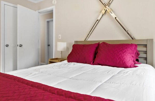 3 bedrooms, iron/ironing board, travel cot, free WiFi