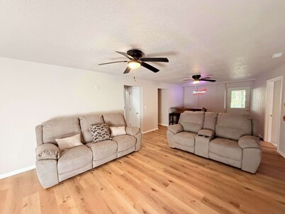 Greens and Gators For 20ppl