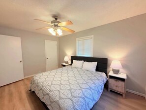 7 bedrooms, individually decorated, individually furnished, bed sheets