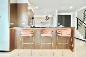 Room - Molek Regency By Stayrene (Plentong)