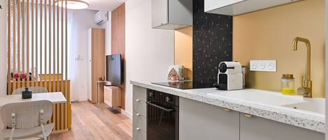 Fridge, microwave, oven, stovetop