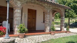 Cots/infant beds - Villa Il Fontanello (Todi)