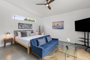 3 室のベッドルーム、デスク、WiFi (無料)、ベッドシーツ