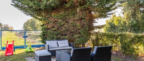 المنطقة المحيطة بالمنشأة