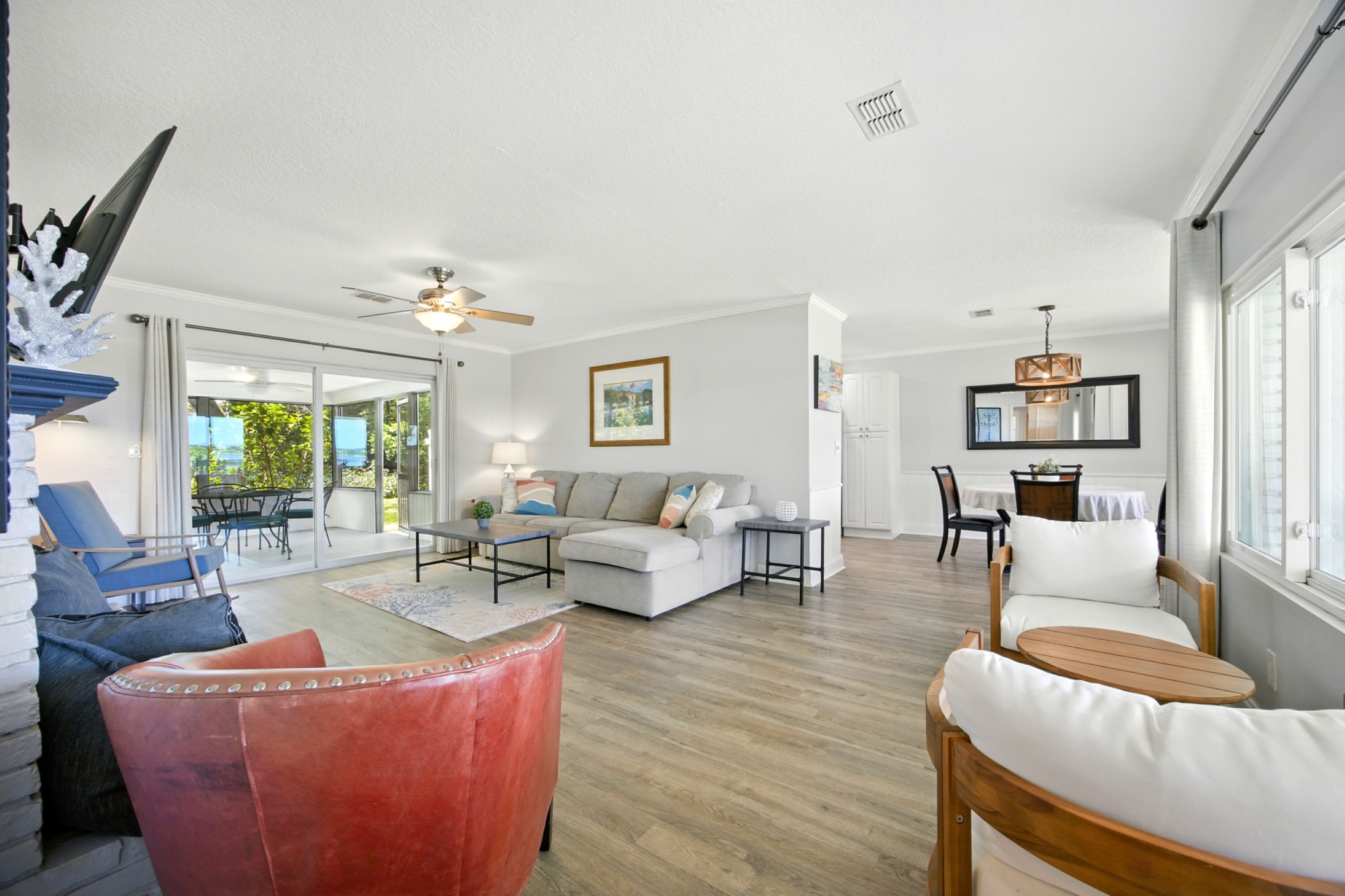 Nhà, nhiều giường, sân hiên, quang cảnh sông (The Heron House) | Khu phòng khách