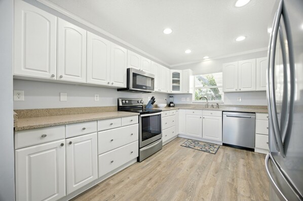 House, Multiple Beds, Patio, River View (The Heron House) | Private kitchen - The Heron House Home for 6 (St. Augustine)