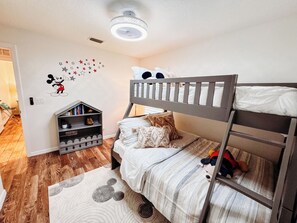 3 bedrooms, iron/ironing board, free WiFi, bed sheets