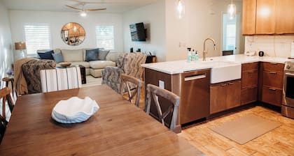 Atlantic Breeze – Coastal Retreat in Vero Beach