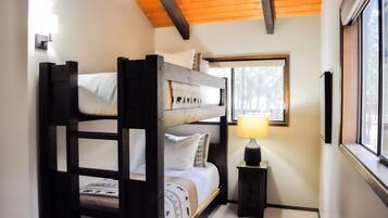 3 chambres, fer et planche Ă  repasser, Wi-Fi, draps fournis