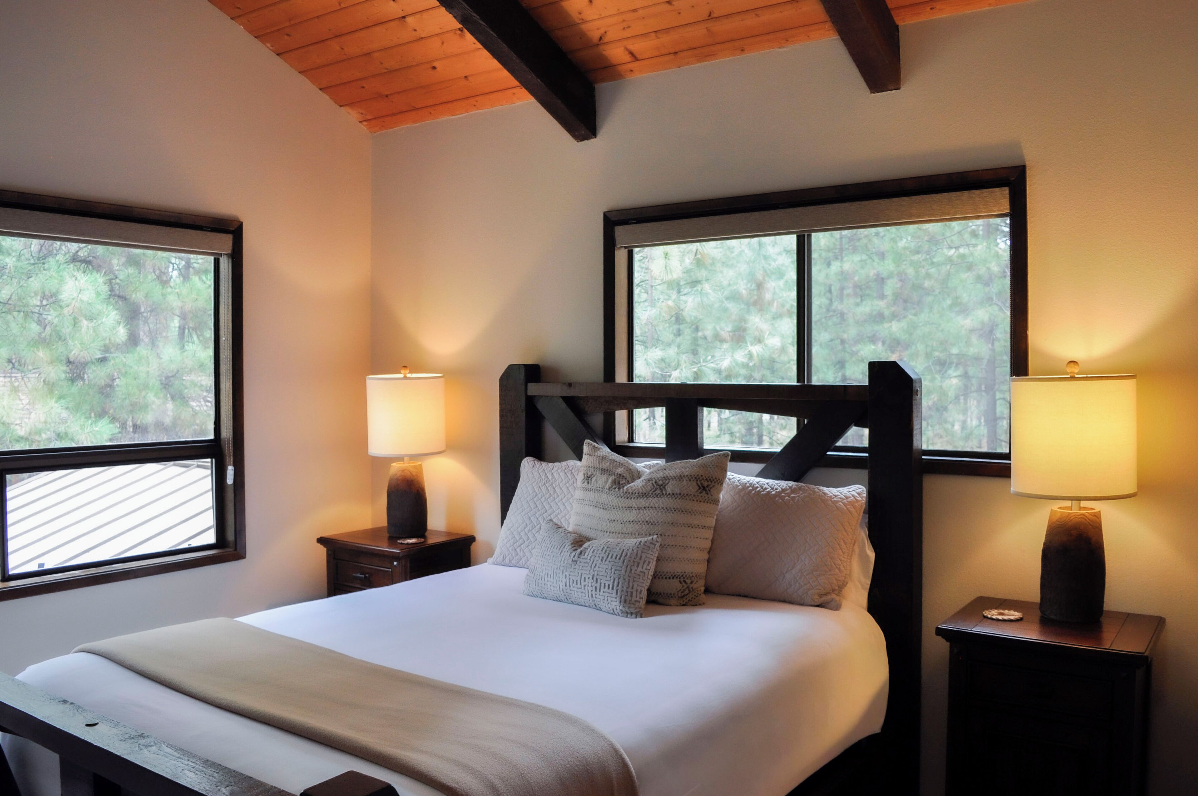 3 slaapkamers, een strijkplank/strijkijzer, wifi, beddengoed