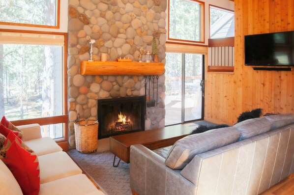 TV - Black Butte Ranch House 007 (Sisters)