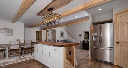 Boone Getaway Dog Friendly Hot Tub Fire Pit