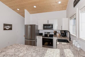 House, Smoking | 4 bedrooms - New Cabin 5 Minutes to Boone Long Range Views (Boone)