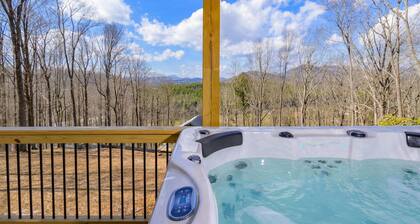 New Cabin 5 Minutes to Boone Long Range Views
