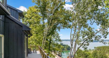 Luxury Cabin Lake Views EV Charger Game Room