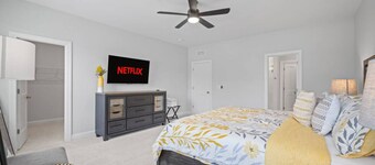 NEW Luxury Condo Rooftop Terrace EV Charger