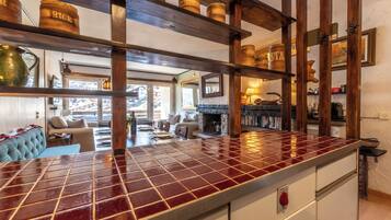 Family Condo, Balcony, Mountain View | Private kitchen | Fridge, oven, stovetop, dishwasher