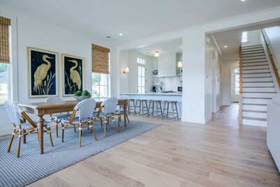 The Kinsey, 3BR Home by Velvet Ditch Villas