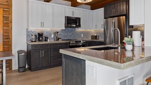 Unclassified image, 5 of 21, button - Podium House 2 Mammoth Lakes w/ Views - 5 Stars! (Mammoth Lakes)