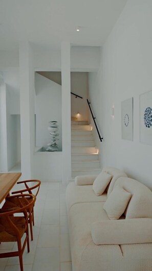 Luxury-Villa, Balkon, Gartenblick | Wohnbereich