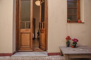 Chambre Double Standard | Literie de qualité supérieure, coffres-forts dans les chambres